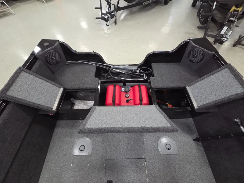 Slide: The Image of Crestliner 1650 Kodiak 2025 - 22