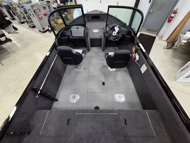 Slide: The Image of Crestliner 1650 Kodiak 2025 - 23