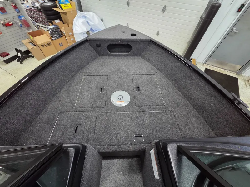 Slide: The Image of Crestliner 1650 Kodiak 2025 - 9