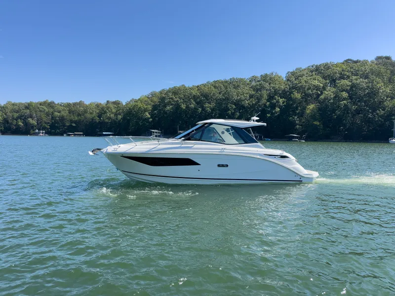 Slide: The Image of Sea Ray Sundancer 320 2026 - 0