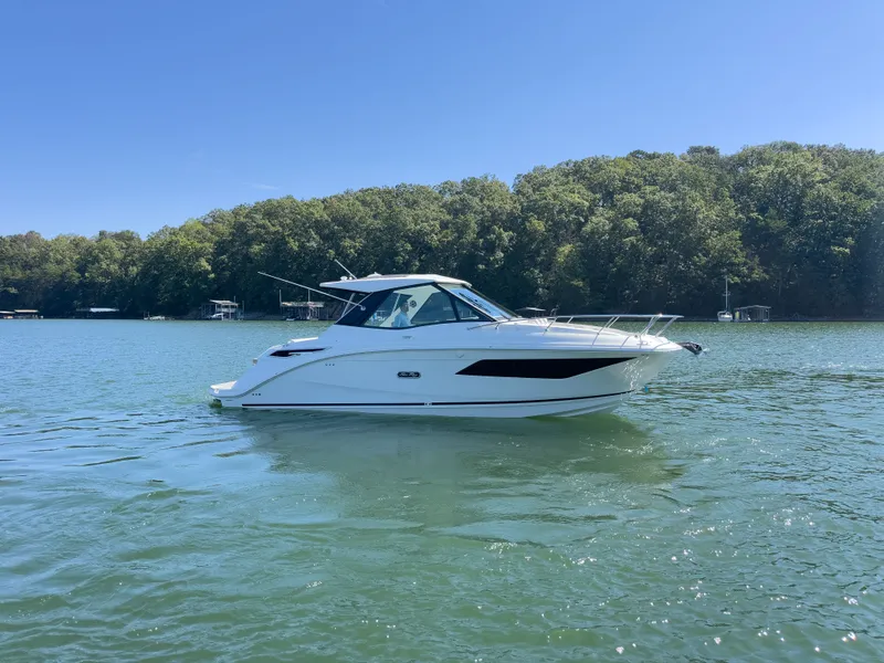 Slide: The Image of Sea Ray Sundancer 320 2026 - 4