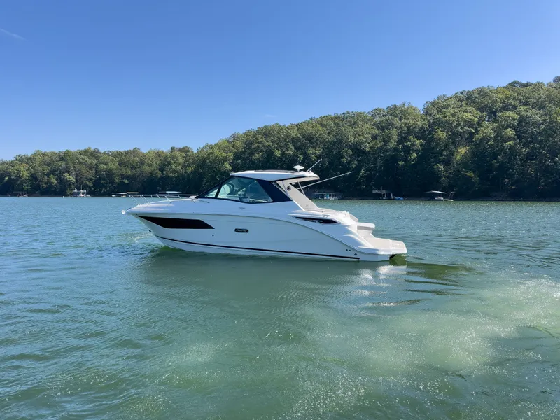 Slide: The Image of Sea Ray Sundancer 320 2026 - 9