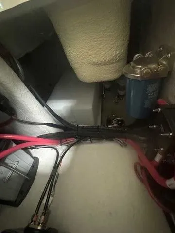 Slide: The Image of Grady-White 251 Coastal Explorer 2025 - 12