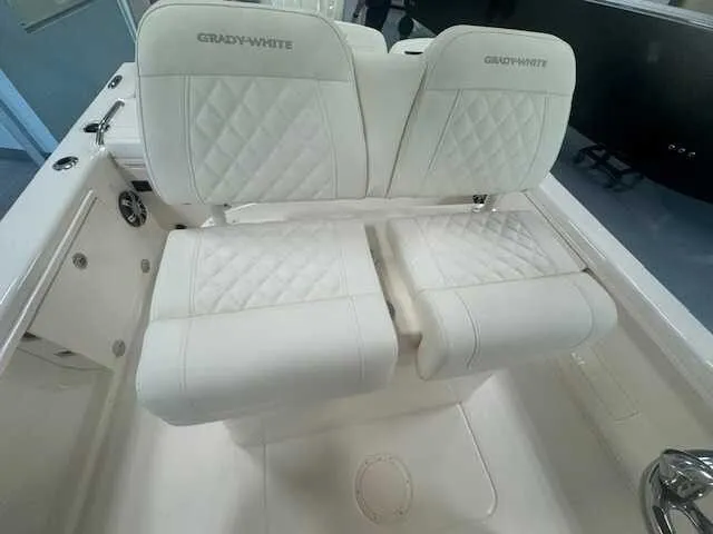 Slide: The Image of Grady-White 251 Coastal Explorer 2025 - 37