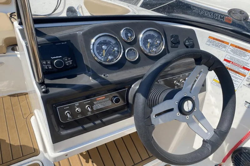 Slide: The Image of Bayliner VR4 Bowrider I/O 2022 - 14