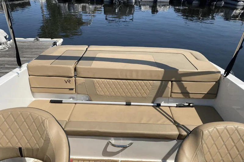 Slide: The Image of Bayliner VR4 Bowrider I/O 2022 - 21