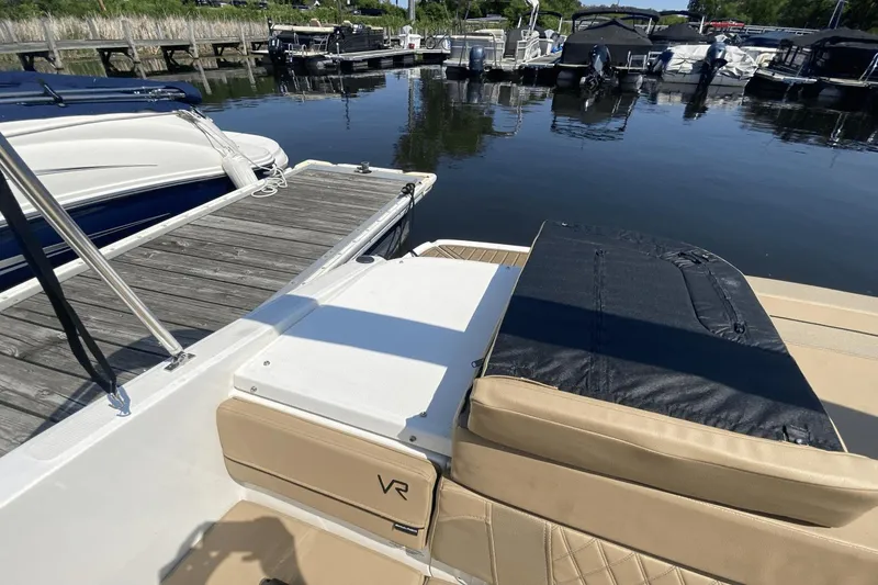Slide: The Image of Bayliner VR4 Bowrider I/O 2022 - 26