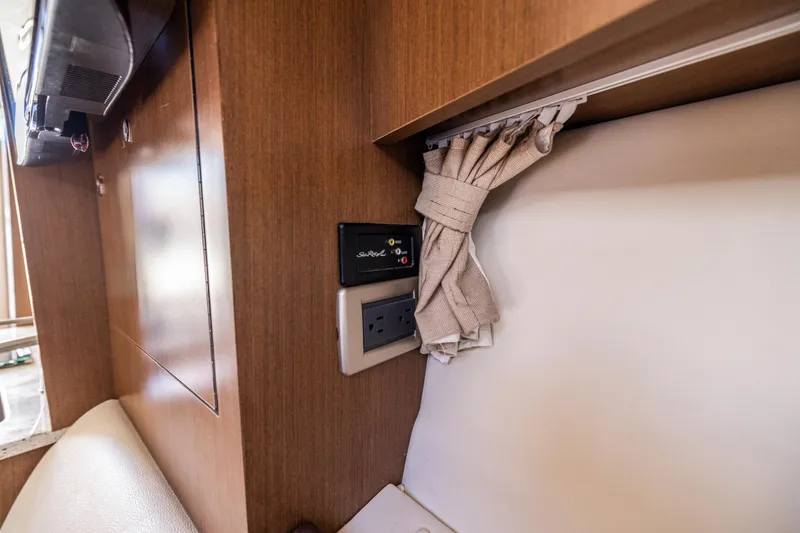 Slide: The Image of Sea Ray Sundancer 310 2016 - 62