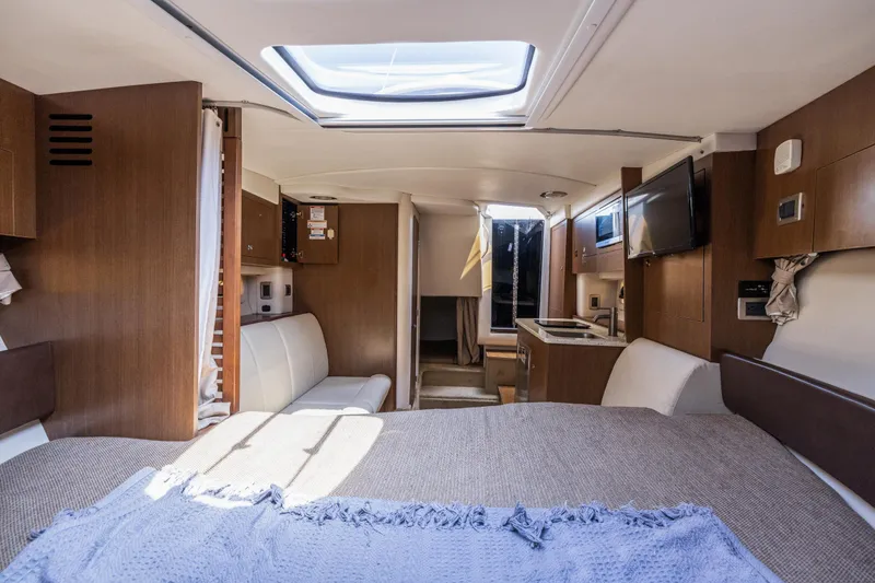 Slide: The Image of Sea Ray Sundancer 310 2016 - 64