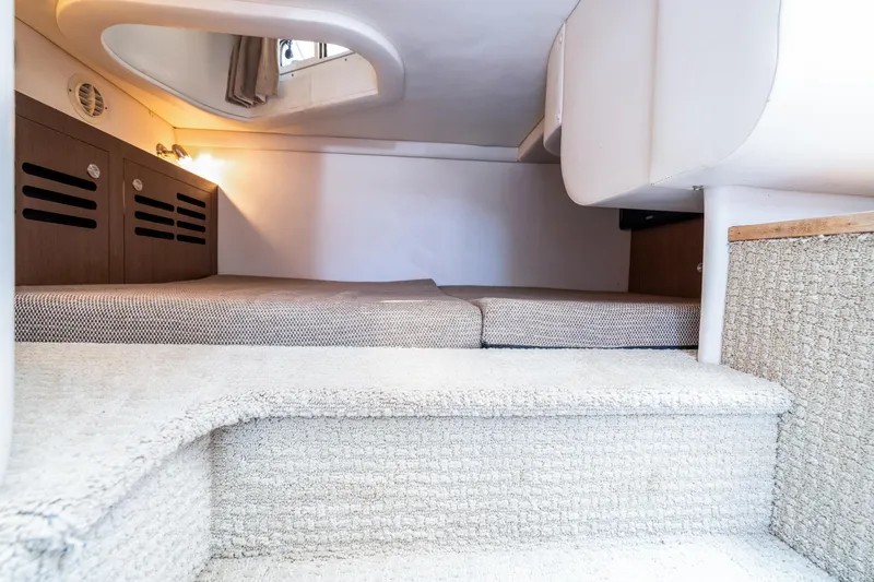 Slide: The Image of Sea Ray Sundancer 310 2016 - 82