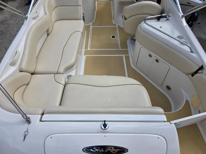 Slide: The Image of Sea Ray 240 Sundeck 2001 - 10