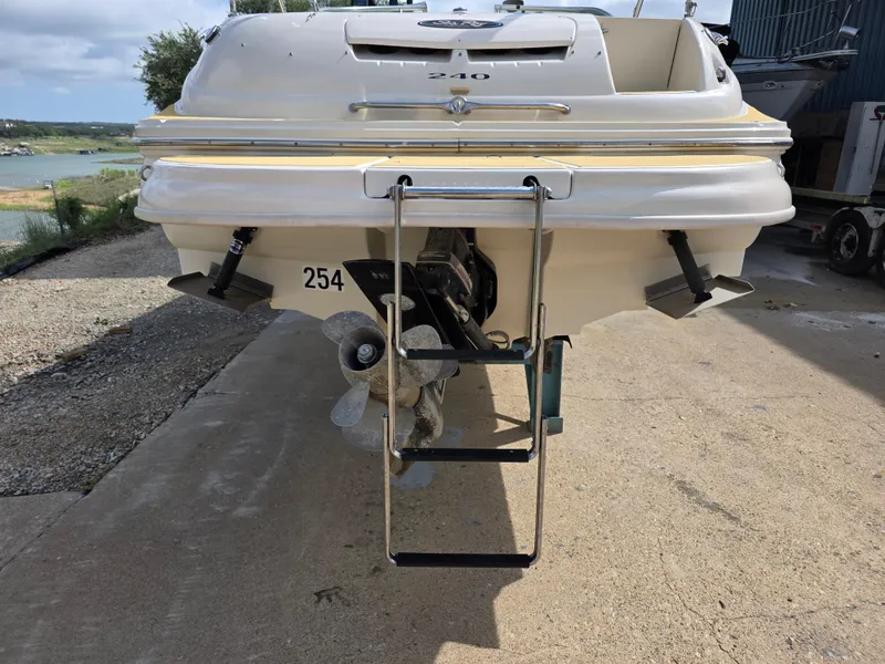 Slide: The Image of Sea Ray 240 Sundeck 2001 - 12