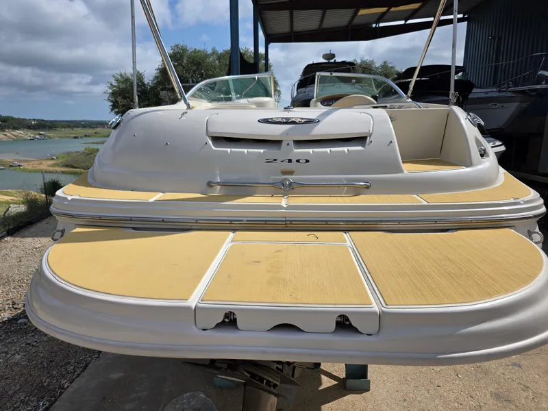 Slide: The Image of Sea Ray 240 Sundeck 2001 - 13