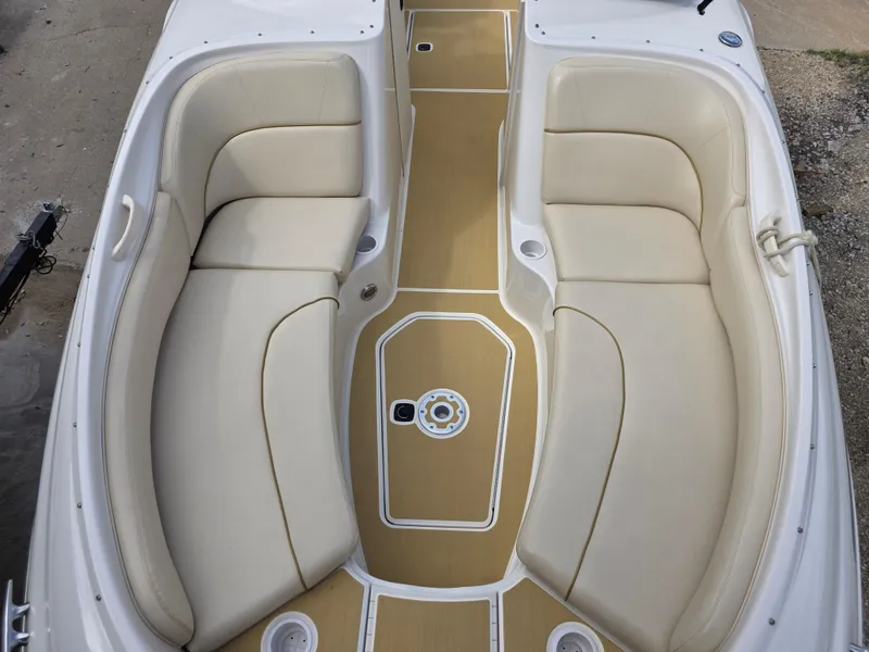 Slide: The Image of Sea Ray 240 Sundeck 2001 - 5