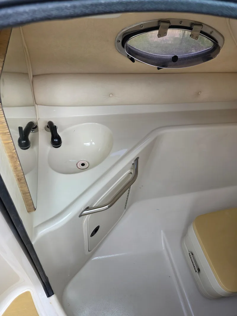 Slide: The Image of Sea Ray 240 Sundeck 2001 - 7