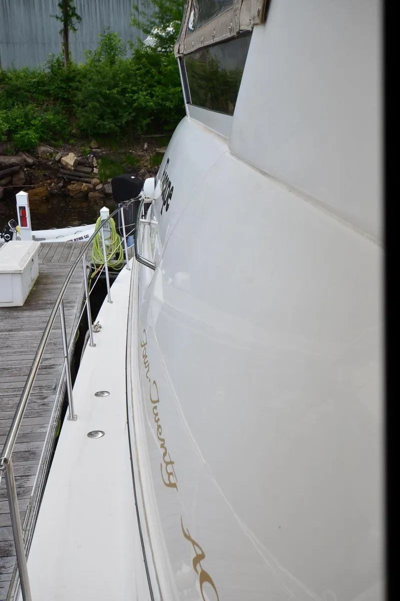 Slide: The Image of Sea Ray 420 Aft Cabin 2000 - 50