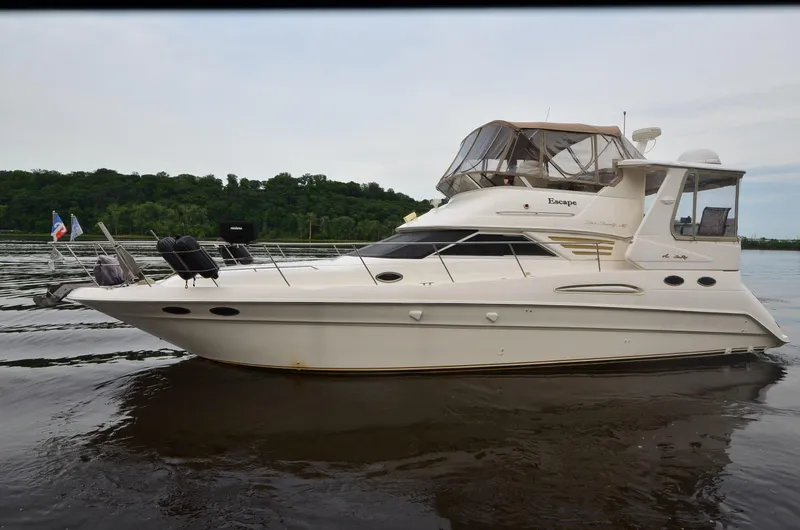 Slide: The Image of Sea Ray 420 Aft Cabin 2000 - 51