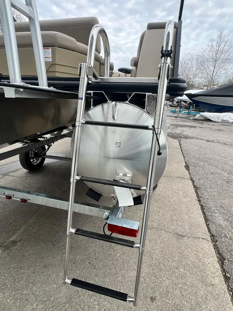 Slide: The Image of Sylvan Mirage 8520 CLZ DH 2026 - 19