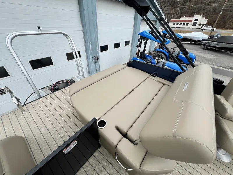 Slide: The Image of Sylvan Mirage 8520 CLZ DH 2026 - 26