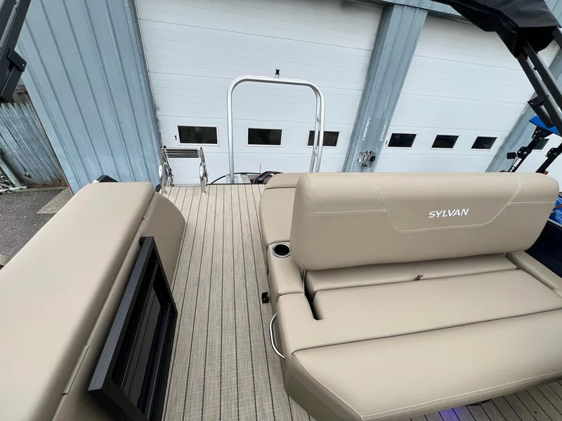 Slide: The Image of Sylvan Mirage 8520 CLZ DH 2026 - 38