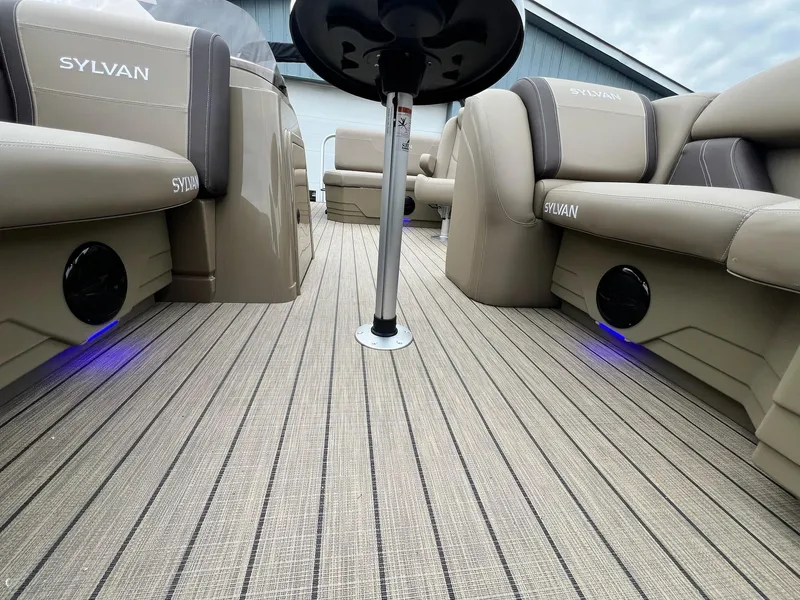 Slide: The Image of Sylvan Mirage 8520 CLZ DH 2026 - 8