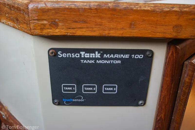 Slide: The Image of SensaTank Marine 100 monitor on 1988 Catalina 36 yacht, featuring touch sensor controls. - 33