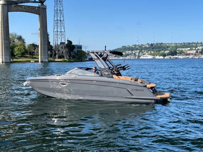 Slide: The Image of Cobalt R6 Surf 2025 - 3