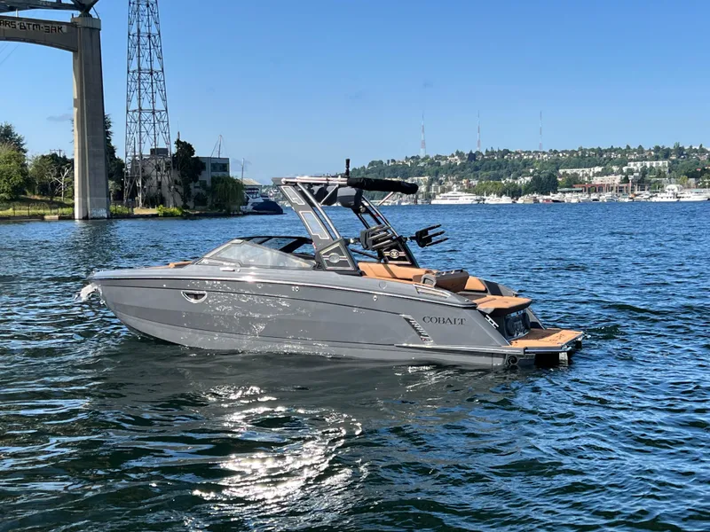 Slide: The Image of Cobalt R6 Surf 2025 - 4