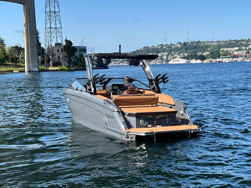 Slide: The Image of Cobalt R6 Surf 2025 - 5