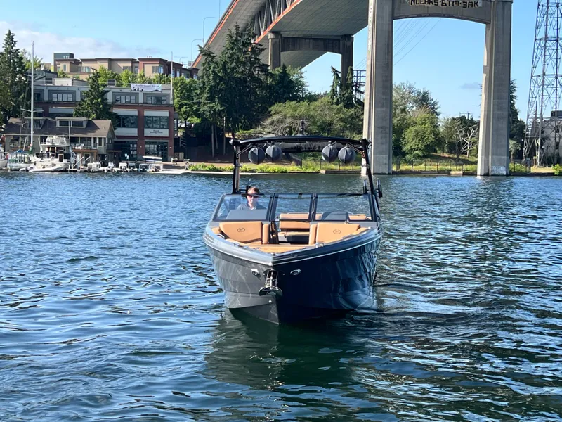 Slide: The Image of Cobalt R6 Surf 2025 - 9