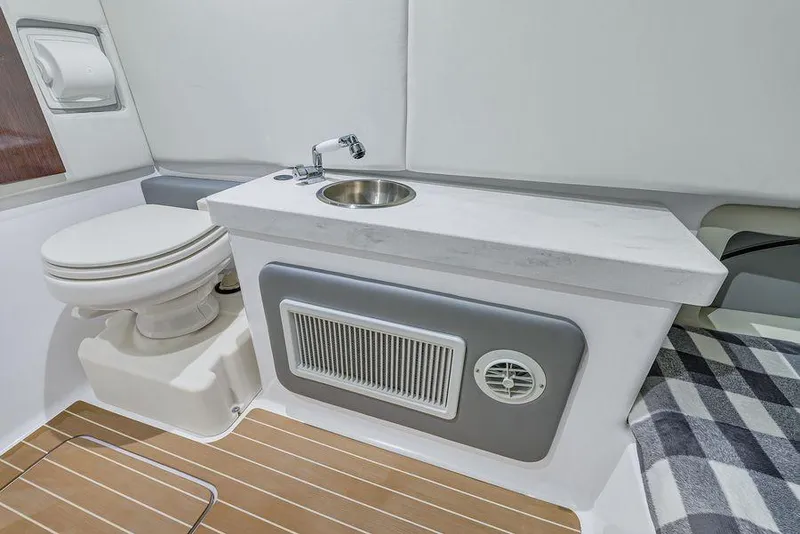 Slide: The Image of Front Runner 39 Center Console 2023 - 50