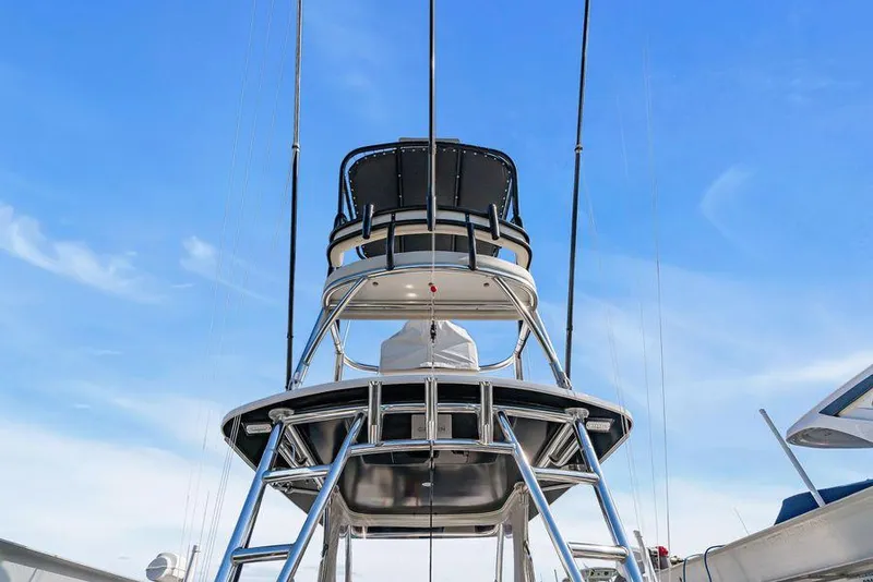 Slide: The Image of Front Runner 39 Center Console 2023 - 57