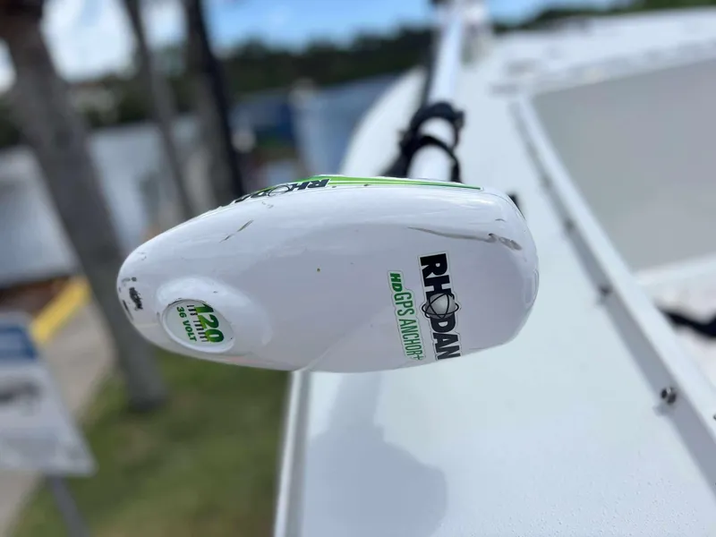 Slide: The Image of Rhodan HD GPS Anchor on 2007 Andros Tarpon 26 boat, close-up view. - 14