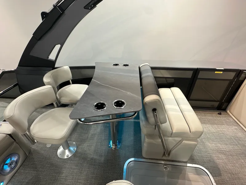 Slide: The Image of Barletta LUSSO 25UEA 2026 - 19