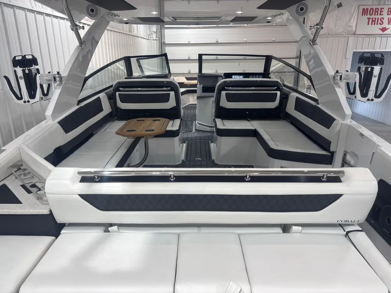 Slide: The Image of Cobalt R35 Surf 2025 - 11