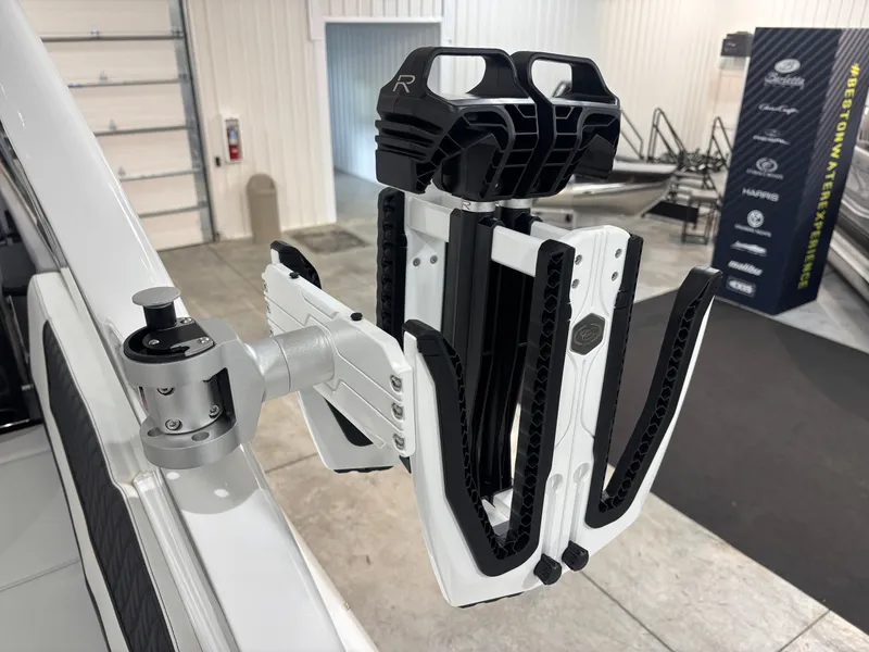 Slide: The Image of Cobalt R35 Surf 2025 - 32