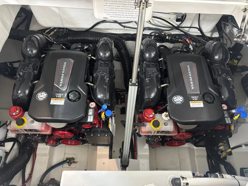 Slide: The Image of Cobalt R35 Surf 2025 - 36