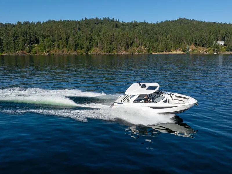 Slide: The Image of Cobalt R35 Surf 2025 - 6