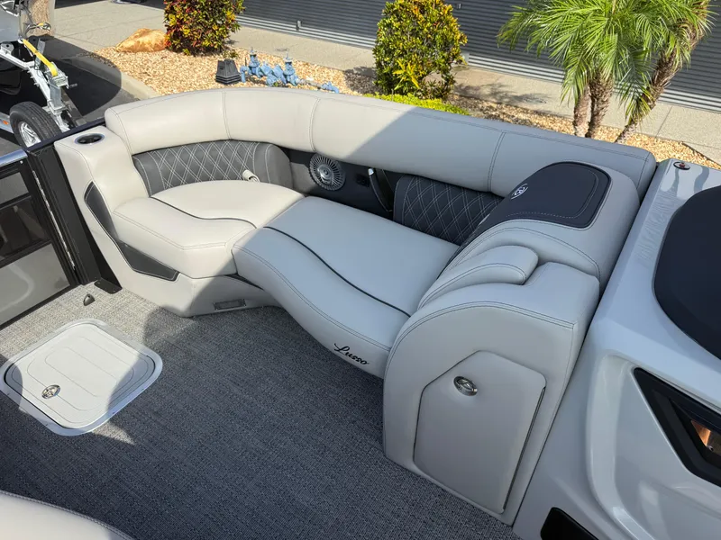 Slide: The Image of Barletta Lusso 23M 2026 - 12