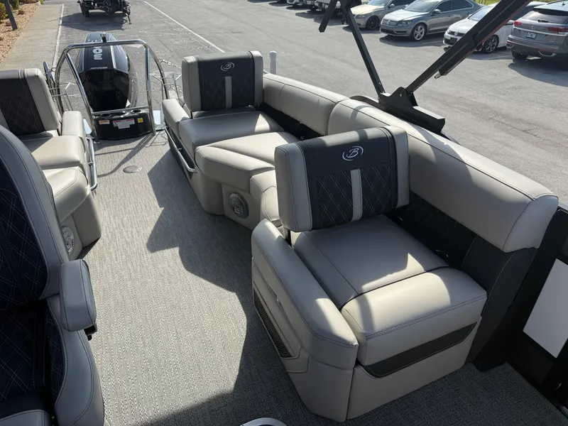 Slide: The Image of Barletta Lusso 23M 2026 - 15