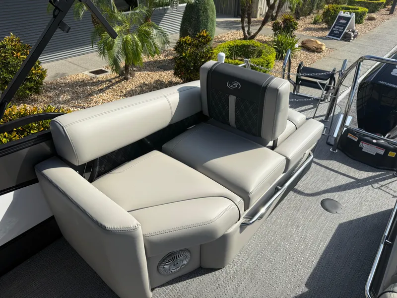 Slide: The Image of Barletta Lusso 23M 2026 - 16