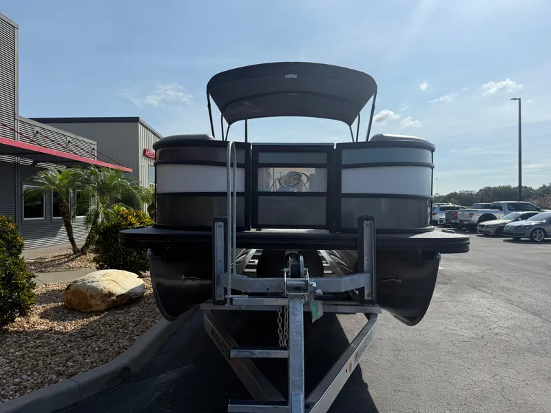 Slide: The Image of Barletta Lusso 23M 2026 - 3