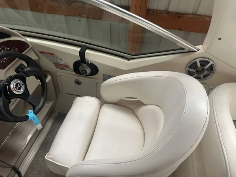 Slide: The Image of Sea Ray Sundancer 260 2006 - 7