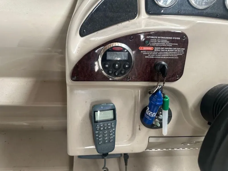 Slide: The Image of Sea Ray Sundancer 260 2006 - 9