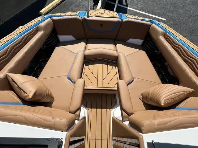 Slide: The Image of Nautique Super Air Nautique G23 2025 - 5