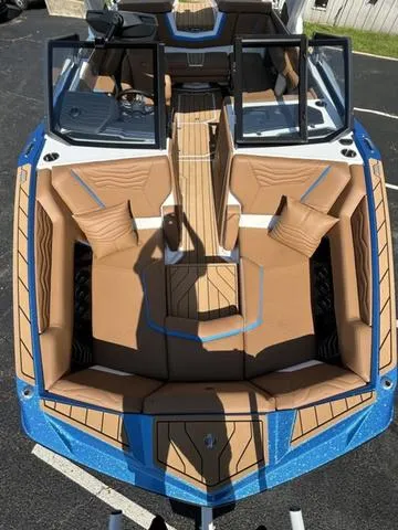 Slide: The Image of Nautique Super Air Nautique G23 2025 - 6