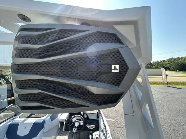 Slide: The Image of Nautique Super Air Nautique GS22 2025 - 13