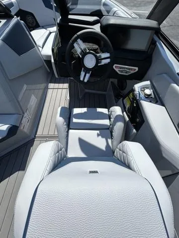 Slide: The Image of Nautique Super Air Nautique GS22 2025 - 14