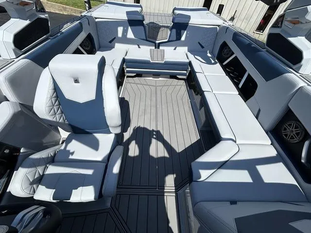 Slide: The Image of Nautique Super Air Nautique GS22 2025 - 15