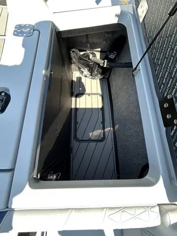 Slide: The Image of Nautique Super Air Nautique GS22 2025 - 9